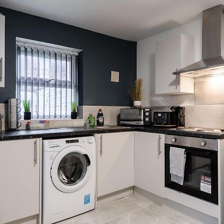 Immaculate 4 Bed In Liverpool By Hinkley Homes Short Lets & Serviced Accommodation エクステリア 写真