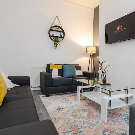 Immaculate 4 Bed In Liverpool By Hinkley Homes Short Lets & Serviced Accommodation エクステリア 写真