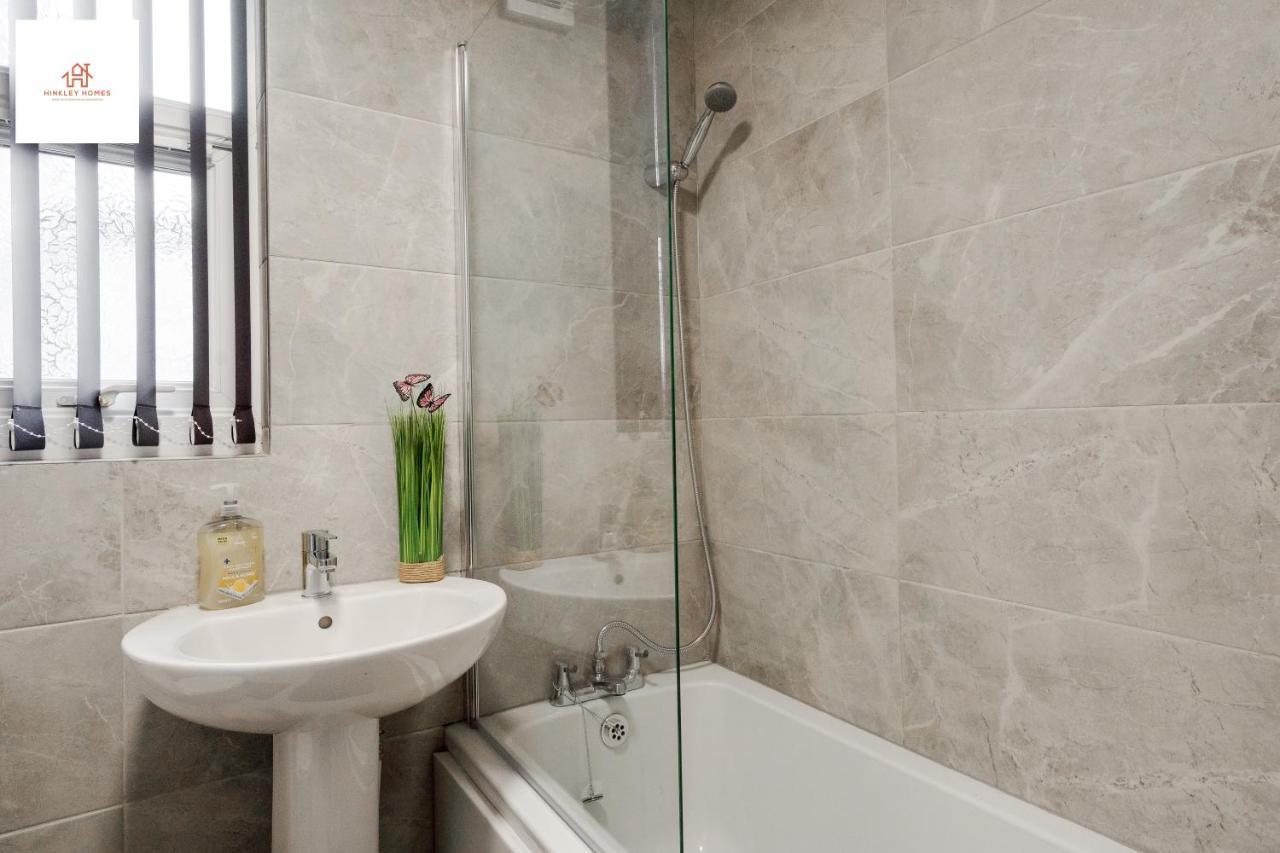 Immaculate 4 Bed In Liverpool By Hinkley Homes Short Lets & Serviced Accommodation エクステリア 写真