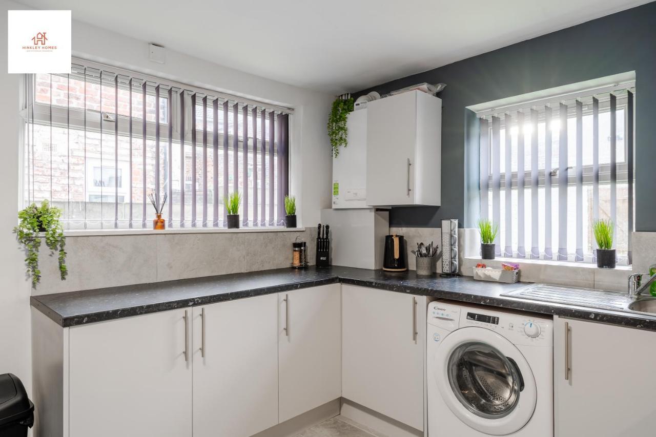 Immaculate 4 Bed In Liverpool By Hinkley Homes Short Lets & Serviced Accommodation エクステリア 写真